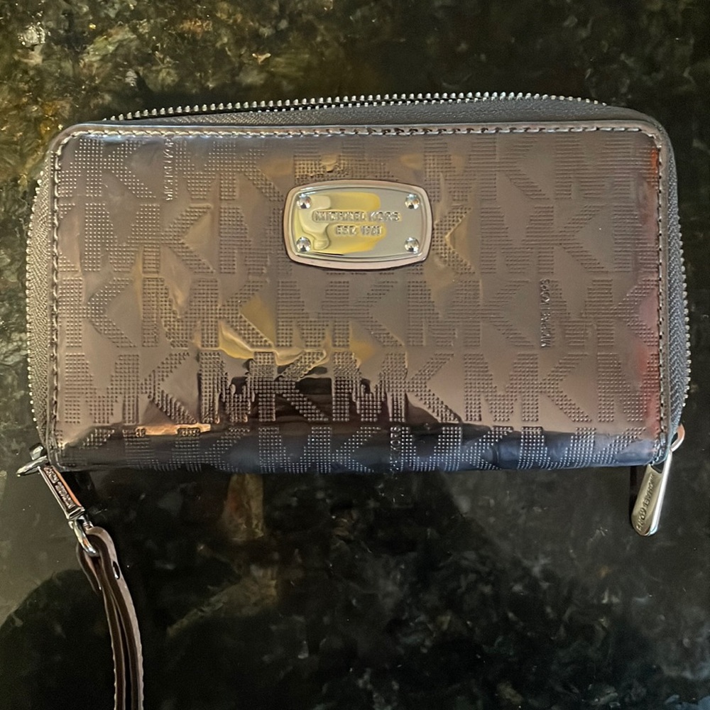 Michael Kors wristlet
